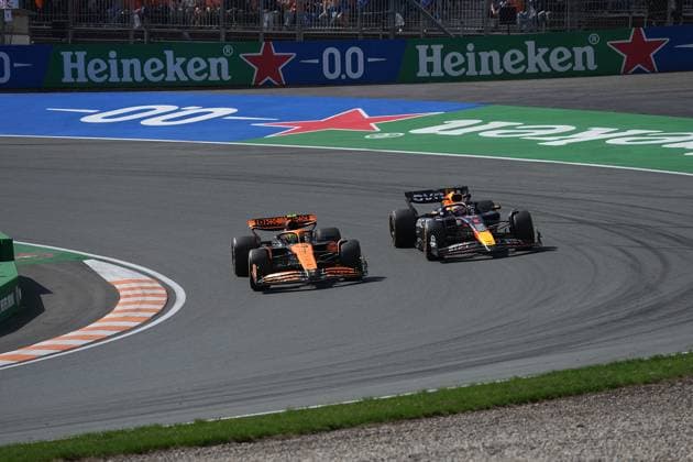 FORMULA 1 HEINEKEN DUTCH GRAND PRIX 2024 25 08 2024, Circuit Park Zandvoort, Zandvoort, FORMULA 1 HEINEKEN DUTCH GRAND PRIX 2024 , in the picture overtaking maneuver of Lando Norris GBR , McLaren F1 Team to Max Verstappen NLD , Oracle Red Bull Racing nordphotoxGmbHx xBratic nph00250