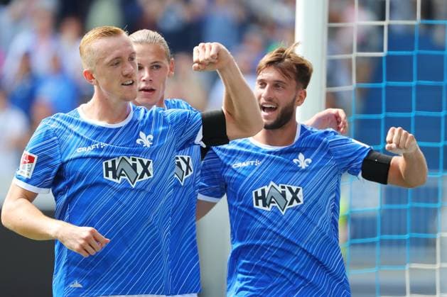 25 08 2024, xtvx, Fußball 2 Bundesliga, SV Darmstadt 98 1 FC Nürnberg emspor, v l Goal scored, Tor zum 1 0 Isac Lidberg SV Darmstadt 98 Torjubel, Goal celebration, celebrate the goal, celebrates scoring DFL DFB REGULATIONS PROHIBIT ANY USE OF PHOTOGRAPHS as IMAGE SEQUENCES and or QUASI VIDEO Darmstadt