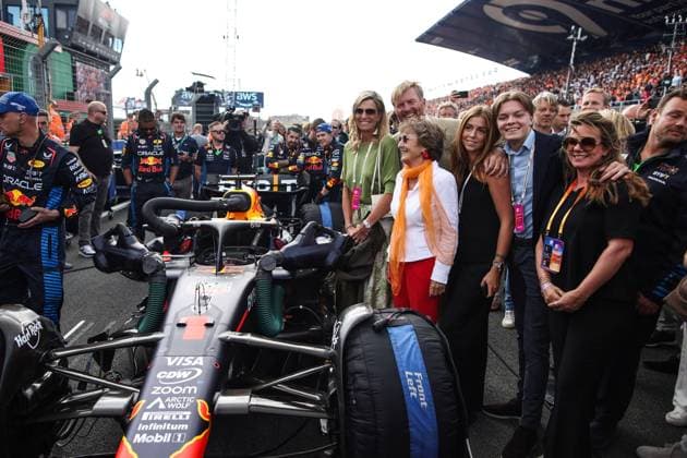 Willem-Alexander King of the Netherlands during the Formula 1 Heineken Dutch Grand Prix 2024, 15th round of the 2024 Formula One World Championship, WM, Weltmeisterschaft from August 23 to 25, 2024 on the Circuit Zandvoort, in Zandvoort, Netherlands - F1 - DUTCH GRAND PRIX 2024 DPPI Panoramic  240825_R15_OLANDA_DP_XB3_6203_1