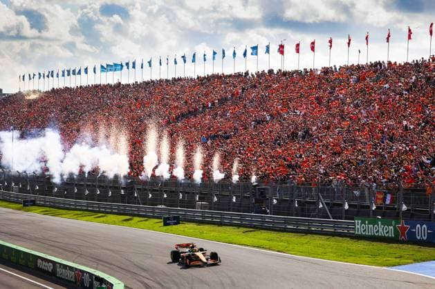 04 NORRIS Lando (gbr), McLaren F1 Team MCL38, action during the Formula 1 Heineken Dutch Grand Prix 2024, 15th round of the 2024 Formula One World Championship, WM, Weltmeisterschaft from August 23 to 25, 2024 on the Circuit Zandvoort, in Zandvoort, Netherlands - F1 - DUTCH GRAND PRIX 2024 DPPI Panoramic  240825_R15_OLANDA_DP_AV6_0980