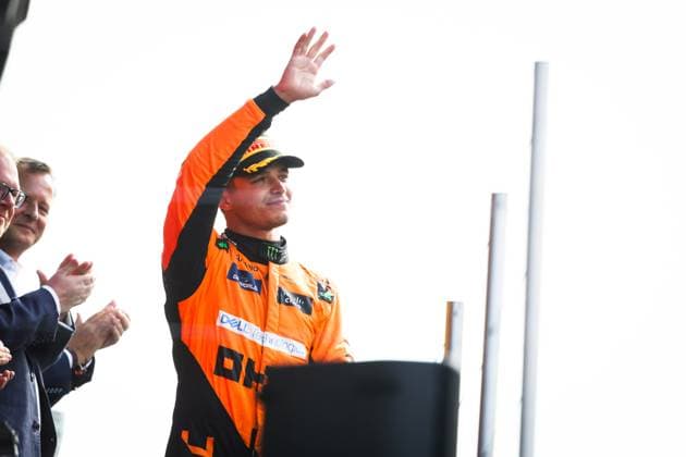 NORRIS Lando (gbr), McLaren F1 Team MCL38, portrait podium during the Formula 1 Heineken Dutch Grand Prix 2024, 15th round of the 2024 Formula One World Championship, WM, Weltmeisterschaft from August 23 to 25, 2024 on the Circuit Zandvoort, in Zandvoort, Netherlands - F1 - DUTCH GRAND PRIX 2024 DPPI Panoramic  240825_R15_OLANDA_DP_AV3_1834
