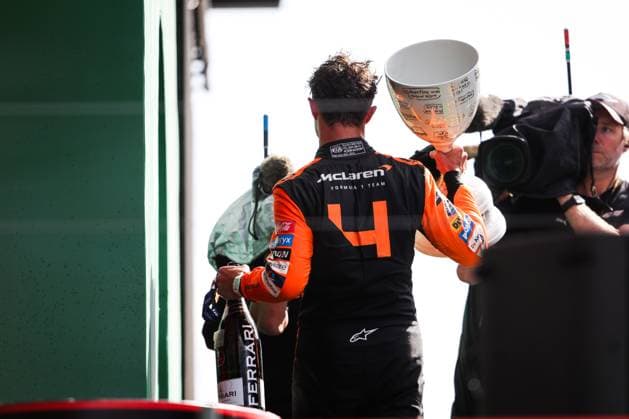 NORRIS Lando (gbr), McLaren F1 Team MCL38, portrait podium during the Formula 1 Heineken Dutch Grand Prix 2024, 15th round of the 2024 Formula One World Championship, WM, Weltmeisterschaft from August 23 to 25, 2024 on the Circuit Zandvoort, in Zandvoort, Netherlands - F1 - DUTCH GRAND PRIX 2024 DPPI Panoramic  240825_R15_OLANDA_DP_AV3_2075