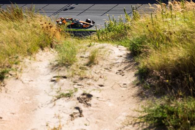 04 NORRIS Lando (gbr), McLaren F1 Team MCL38, action during the Formula 1 Heineken Dutch Grand Prix 2024, 15th round of the 2024 Formula One World Championship, WM, Weltmeisterschaft from August 23 to 25, 2024 on the Circuit Zandvoort, in Zandvoort, Netherlands - F1 - DUTCH GRAND PRIX 2024 DPPI Panoramic  240825_R15_OLANDA_DP_FG0O1568