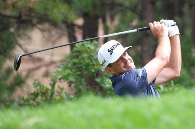 CASTLE ROCK, CO - AUGUST 25: PGA, Golf Herren golfer Keegan Bradley plays his tee shot on the 2nd hole during the final round of the PGA FedExCup BMW Championship on August 25th, 2024, at Castle Pines Golf Club in Castle Rock, Colorado. (Photo by Brian Spurlock Icon Sportswire) GOLF: AUG 25 PGA FedExCup Playoffs - BMW Championship EDITORIAL USE ONLY Icon2408257
