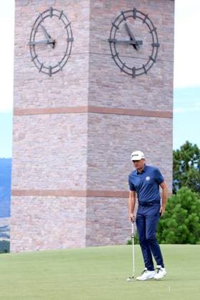 CASTLE ROCK, CO - AUGUST 25: PGA, Golf Herren golfer Keegan Bradley warms up on the practice putting green during the final round of the PGA FedExCup BMW Championship on August 25th, 2024, at Castle Pines Golf Club in Castle Rock, Colorado. (Photo by Brian Spurlock Icon Sportswire) GOLF: AUG 25 PGA FedExCup Playoffs - BMW Championship EDITORIAL USE ONLY Icon24082527