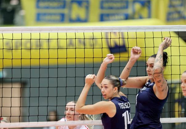 VOLLEYBALL - CEV EuroVolley 2026 qualification SCHWECHAT,AUSTRIA,25.AUG.24 - VOLLEYBALL - CEV EuroVolley 2026, ladies, qualification, OEVV international match, Länderspiel, Nationalmannschaft Austria vs Greece. Image shows Kiriaki Terzoglou and Martha Evdokia Anthouli (GRE).  GEPAxpictures xHansxOberlaender