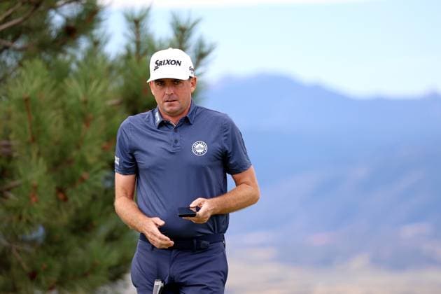 CASTLE ROCK, CO - AUGUST 25: PGA, Golf Herren golfer Keegan Bradley warms up on the practice putting green during the final round of the PGA FedExCup BMW Championship on August 25th, 2024, at Castle Pines Golf Club in Castle Rock, Colorado. (Photo by Brian Spurlock Icon Sportswire) GOLF: AUG 25 PGA FedExCup Playoffs - BMW Championship EDITORIAL USE ONLY Icon24082530