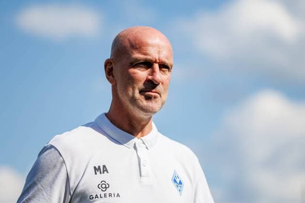 Marco Antwerpen SV Waldhof Mannheim 07, Head Coach GER, SC Verl vs SV Waldhof Mannheim 07, Football, 3 Liga, Matchday 3, Season 2024 2025, 25 08 2024 DFL Regulations prohibit any use of photographers as image sequences and or quasi video GER, SC Verl vs SV Waldhof Mannheim 07, Football, 3 Liga, Matchday 3, Season 2024 2025, 25 08 2024 Verl Copyright: xEibner-Pressefotox xJanxRollingerx EP_JSK