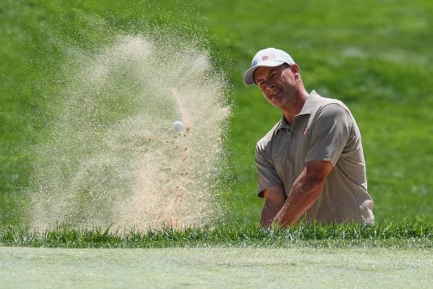 CASTLE ROCK, CO - AUGUST 25: Adam Scott hits from the bunker on the 9th hole during the final round of the BMW Championship on August 25, 2024 at Castle Pines Golf Club in Castle Rock, CO. (Photo by Scott Winters Icon Sportswire) GOLF: AUG 25 PGA, Golf Herren FedExCup Playoffs - BMW Championship EDITORIAL USE ONLY Icon2408250990