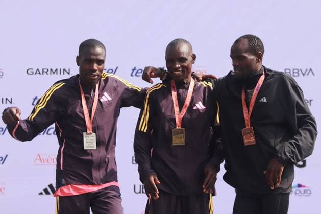 August 25, 2024, Mexico City, Ciudad de Mexico, Mexico: MenÃ¢â‚¬â ¢s Winners of the XLI Mexico City Marathon 2024 (L-R) Leonard Kipkoech Langat of Kenya second place, Edwin Kiprop Kiptoo of Kenya first place and , Francis Cheruiyot of Kenya first place posing with their medals after the race. on August 25, 2024 in Mexico City, Mexico. Mexico City Mexico - ZUMAe321 20240825_zsa_e321_030 Copyright: xCarlosxSantiago xEyepixxGroupx