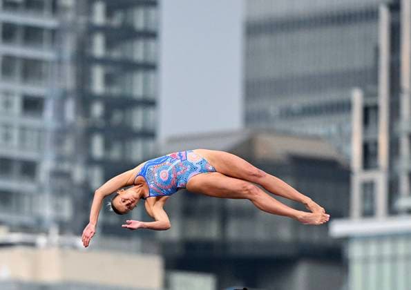 Bilder des Jahres 2024, Sport 08 August Sport Themen der Woche KW34 Sport Bilder des Tages August 25, 2024, Montreal, Pq, Canada: Rhiannan Iffland from Australia dives during the final of the women s Red Bull Cliff Diving World Series in Montreal, Sunday, August 25, 2024. Rhiannan Iffland,..  - ZUMAc35_ 20240825_zaf_c35_063 Copyright: xGrahamxHughesx