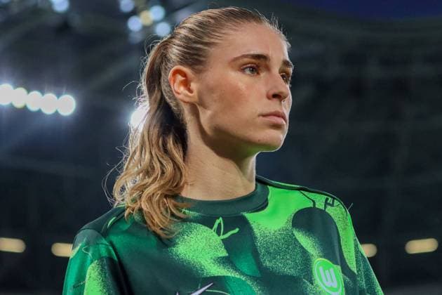 Dresden, Germany 25 August 2024 Supercup Women 2024 2025 VfL Wolfsburg vs 1 FC Bayern Munich In the picture Jule Brand VfL Wolfsburg DFB regulations prohibit any use of photographs as image sequences and or quasi video Rudolf Harbig Stadion Sachsen Copyright: xFotostandx xFantinix