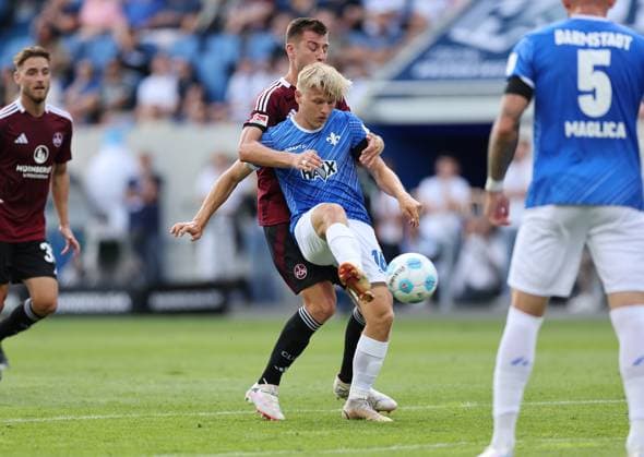 25 08 2024, xdcx, Soccer 2 Bundesliga, SV Darmstadt 98 1 FC Nürnberg, emonline, emspor, despor, v l , Robin Knoche 1 FC Nürnberg , Andreas Müller SV Darmstadt 98 DFL DFB REGULATIONS PROHIBIT ANY USE OF PHOTOGRAPHS AS IMAGE SEQUENCES AND OR QUASI VIDEO Copyright: HMBxMedia Claus