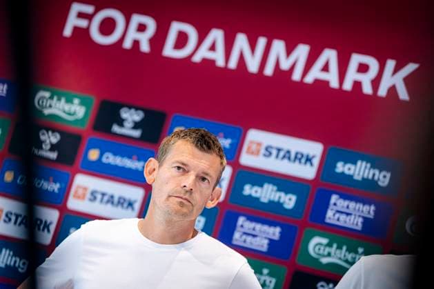 Sport Themen der Woche KW35 Acting national coach Lars Knudsen when a doorstep is held at DBU in Broendby, Monday the 26th of August 2024. National coach Morten Wieghorst is on sick leave with minor stress symptoms. Assistant coach Lars Knudsen takes over the team management together with newly appointed Daniel Agger for the two upcoming matches in the Nations League against Switzerland and Serbia in September. (Photo: Mads Claus Rasmussen Ritzau Scanpix) , Broendby Denmark *** Acting national coach Lars Knudsen when a doorstep is held at DBU in Broendby, Monday the 26th of August 2024 National coach Morten Wieghorst is on sick leave with minor stress symptoms Assistant coach Lars Knudsen takes over the team management together with newly appointed Daniel Agger for the two upcoming matches in the Nations League against Switzerland and Serbia in September Photo Mads Claus Rasmussen Ritzau Scanpix , Broendby Denmark  Copyright: RitzauxScanpix MadsxClausxRasmussenx spdk20240826-114511-L