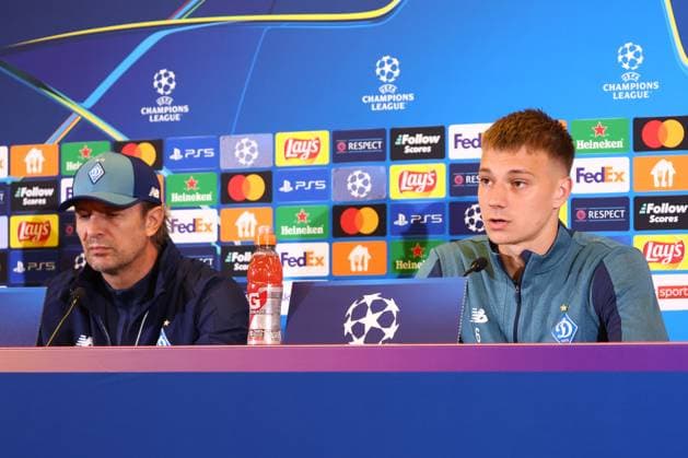 SOCCER - UEFA CL, RBS vs Kyiv SALZBURG,AUSTRIA,26.AUG.24 - SOCCER - UEFA Champions League, qualification, Red Bull Salzburg vs FC Dynamo Kyiv, preview, press conference, PK, Pressekonferenz Kyiv. Image shows head coach Olexandr Schowkowskyj and Volodymyr Brazhko (Kyiv).  GEPAxpictures xDavidxGeieregger