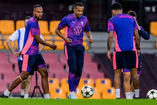 240826 Isaac Kiese Thelin and Martin Olsson of Malmö FF during a training session with Malmö FF on August 26, 2024 in Prague Photo Mathilda Ahlberg BILDBYRAN kod MA MA0709 fotboll football soccer fotball champions league träning practice training malmö ff bbeng  Copyright: MATHILDAxAHLBERG BB240826MA103