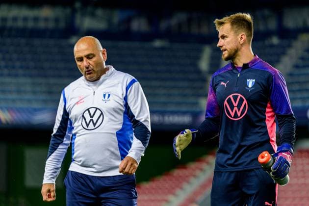 240826 Goalkeeper coach Jonnie Fedel and Goalkeeper Ricardo Friedrich of Malmö FF during a training session with Malmö FF on August 26, 2024 in Prague Photo Mathilda Ahlberg BILDBYRAN kod MA MA0709 fotboll football soccer fotball champions league träning practice training malmö ff bbeng  Copyright: MATHILDAxAHLBERG BB240826MA109