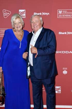 Ulli Wegner with his wife Margret Wegner on arrival at the SPORT BILD Award ceremony on 26 08 2024 at the Fischauktionshalle in Hamburg