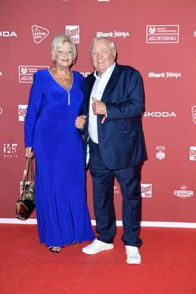Ulli Wegner with his wife Margret Wegner on arrival at the SPORT BILD Award ceremony on 26 08 2024 in the Fischauktionshalle in Hamburg