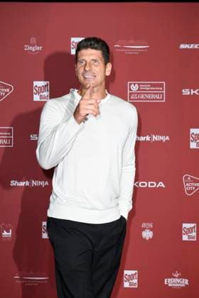 Mario Gomez arriving at the SPORT BILD Award ceremony on 26 08 2024 at the Fischauktionshalle in Hamburg