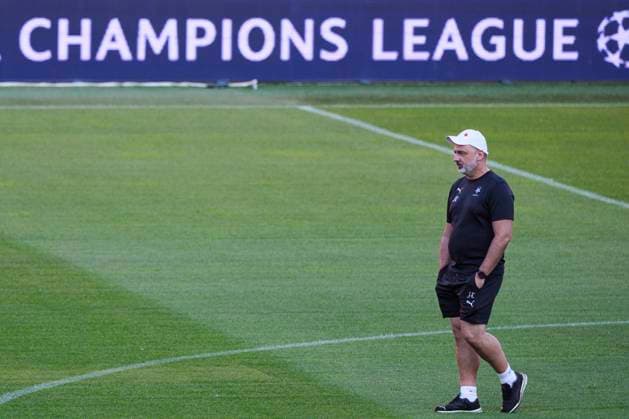 Head coach of Slavia Prague Jindrich Trpisovsky in action during training session prior to Champions League 4th qualifying round return match Slavia Prague vs OSC Lille in Prague, Czech Republic, August 27, 2024. (CTKxPhoto MichalxKamaryt) CTKPhotoP2024082706063  CTKPhotoP2024082706063