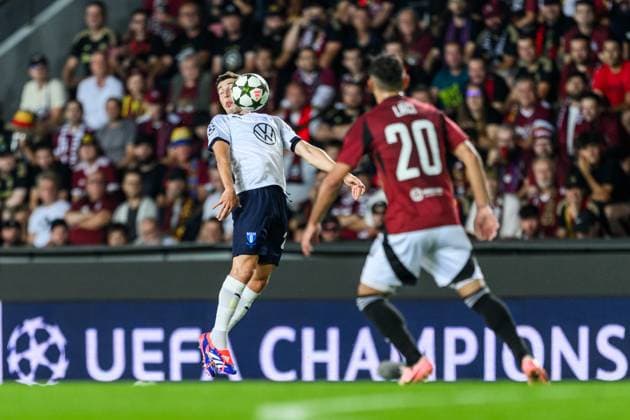 240827 Lasse Berg Johnsen of Malmö FF during the UEFA Champions League football match between Sparta Prague and Malmö FF on August 27, 2024 in Prague Photo Mathilda Ahlberg BILDBYRAN kod MA MA0710 fotboll football soccer fotball champions league sparta prag malmö ff bbeng bbauto  Copyright: MATHILDAxAHLBERG BB240827MA079