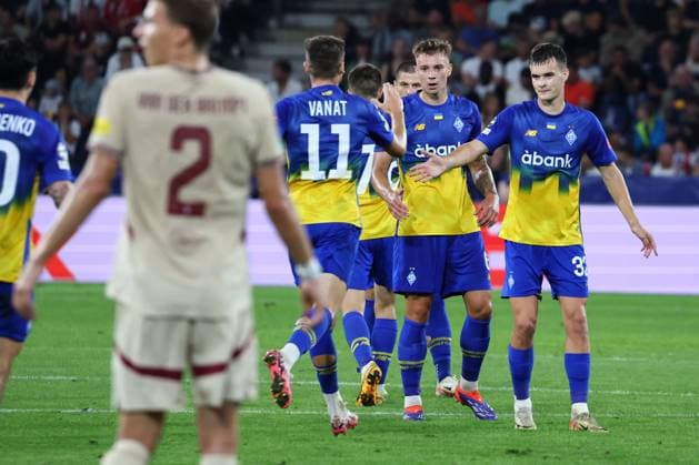 SOCCER - UEFA CL, RBS vs Kyiv SALZBURG,AUSTRIA,27.AUG.24 - SOCCER - UEFA Champions League, qualification, Red Bull Salzburg vs FC Dynamo Kyiv. Image shows the rejoicing of scorer Vladyslav Vanat (Kyiv) with his temmates.  GEPAxpictures xDavidxGeieregger