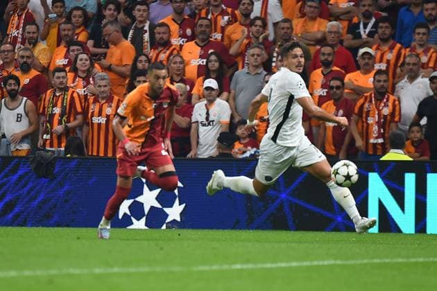 Hakim Ziyech (L) of Galatasaray and Filip Ugrinic (R)of Young Boys during the UEFA Champions League Play-Offs Second Leg match between Galatasaray and Young Boys at Rams Park Stadium in Istanbul , Turkey on August 27 , 2024. ( Photo by Seskimphoto ) Galatasaray v Young Boys - UEFA Champions League Play-Offs Second Leg 