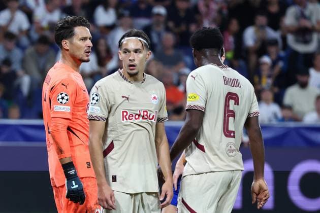 SOCCER - UEFA CL, RBS vs Kyiv SALZBURG,AUSTRIA,27.AUG.24 - SOCCER - UEFA Champions League, qualification, Red Bull Salzburg vs FC Dynamo Kyiv. Image shows Janis Blaswich and Amar Dedic (RBS).  GEPAxpictures xDavidxGeieregger