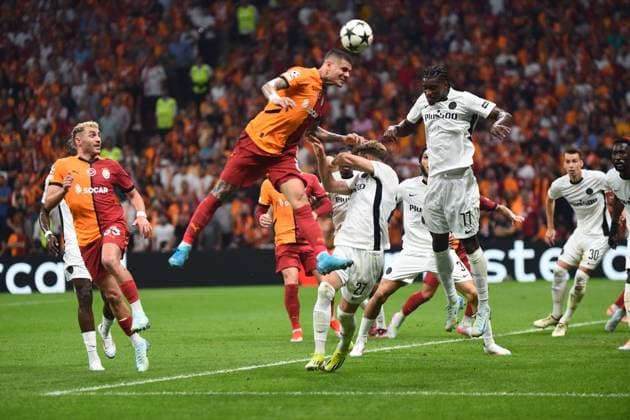 Mauro Icardi (9) of Galatasaray and Joel Monteiro (77) of Young Boys during the UEFA Champions League Play-Offs Second Leg match between Galatasaray and Young Boys at Rams Park Stadium in Istanbul , Turkey on August 27 , 2024. ( Photo by Seskimphoto ) Galatasaray v Young Boys - UEFA Champions League Play-Offs Second Leg 