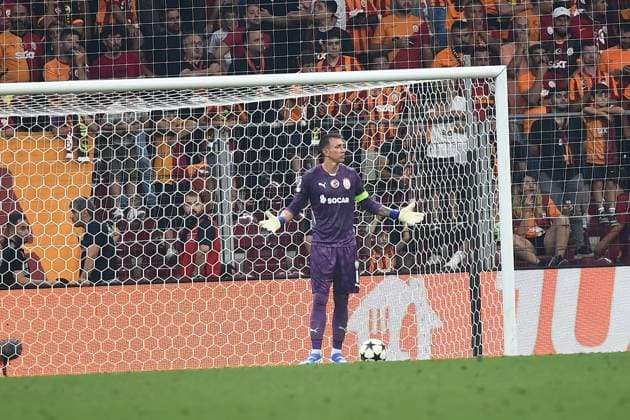 Goalkeeper Fernando Muslera of Galatasaray during the UEFA Champions League Play-Offs Second Leg match between Galatasaray and Young Boys at Rams Park Stadium in Istanbul , Turkey on August 27 , 2024. ( Photo by Seskimphoto ) Galatasaray v Young Boys - UEFA Champions League Play-Offs Second Leg 