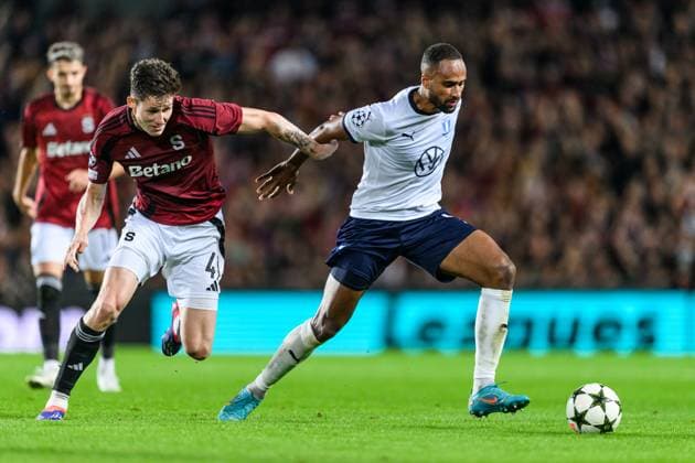 240827 Martin Vitik of Sparta Prague and Isaac Kiese Thelin of Malmö FF during the UEFA Champions League football match between Sparta Prague and Malmö FF on August 27, 2024 in Prague Photo Mathilda Ahlberg BILDBYRAN kod MA MA0710 fotboll football soccer fotball champions league sparta prag malmö ff bbeng bbauto  Copyright: MATHILDAxAHLBERG BB240827MA131