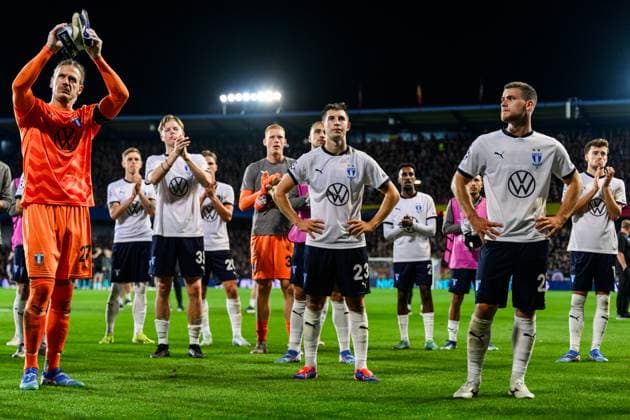 240827 Johan Dahlin, Lasse Berg Johnsen, and Gabriel Busanello of Malmö FF looks dejected during the UEFA Champions League football match between Sparta Prague and Malmö FF on August 27, 2024 in Prague Photo Mathilda Ahlberg BILDBYRAN kod MA MA0710 fotboll football soccer fotball champions league sparta prag malmö ff bbeng bbauto depp  Copyright: MATHILDAxAHLBERG BB240827MA152
