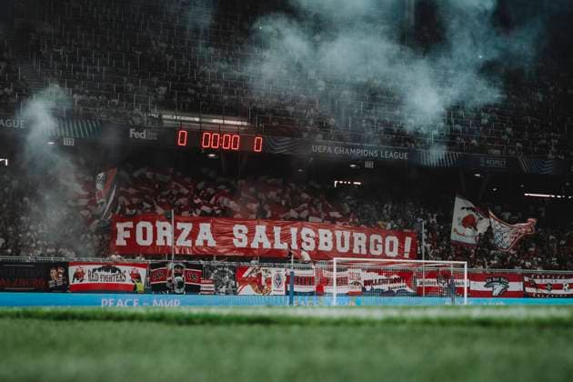 UEFA Champions League Play Off : FC Salzburg-Dynamo Kiew SALZBURG, AUSTRIA - AUGUST 27: Fans of FC Salzburg during the UEFA Champions League play off second leg match FC Salzburg vs Dynamo Kiew on August 27, 2024 in Salzburg, Austria. Copyright: xAndreasxSchaadx-xFCxRedxBullxSalx AS3_8573