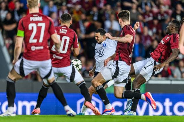 240827 Sergio Pena of Malmö FF during the UEFA Champions League football match between Sparta Prague and Malmö FF on August 27, 2024 in Prague Photo Mathilda Ahlberg BILDBYRAN kod MA MA0710 fotboll football soccer fotball champions league sparta prag malmö ff bbeng sparta prague  Copyright: MATHILDAxAHLBERG BB240827MA208
