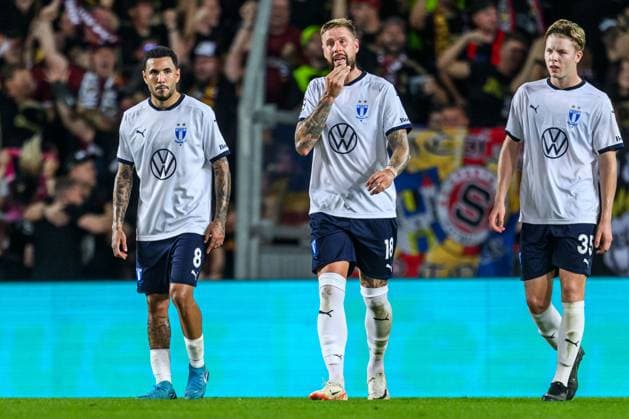 240827 Sergio Pena, Pontus Jansson and Nils Zätterström of Malmö FF looks dejected during the UEFA Champions League football match between Sparta Prague and Malmö FF on August 27, 2024 in Prague Photo Mathilda Ahlberg BILDBYRAN kod MA MA0710 fotboll football soccer fotball champions league sparta prag malmö ff bbeng sparta prague depp  Copyright: MATHILDAxAHLBERG BB240827MA213