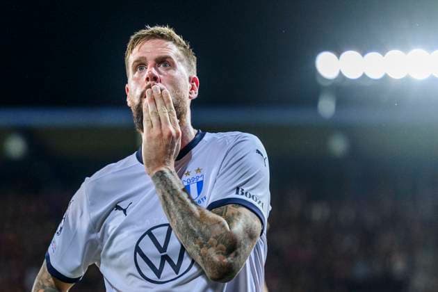 240827 Pontus Jansson of Malmö FF looks dejected after the UEFA Champions League football match between Sparta Prague and Malmö FF on August 27, 2024 in Prague Photo Mathilda Ahlberg BILDBYRAN kod MA MA0710 fotboll football soccer fotball champions league sparta prag malmö ff bbeng sparta prague depp  Copyright: MATHILDAxAHLBERG BB240827MA227