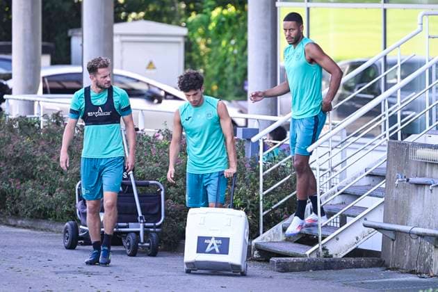 Anderlecht s Mats Rits, Anderlecht s Theo Leoni and Anderlecht s Mathias Jattah-Njie Jorgensen Zanka pictured at the start of a training session of Belgian soccer team RSC Anderlecht, on Wednesday 28 August 2024 in Brussels. The team is preparing for tomorrow s game against Belarusian FC Dinamo Minsk, the return leg of the play-offs for the UEFA Europa League competition. Anderlecht won the first leg 0-1. TOM GOYVAERTS TomxGoyvaerts  x99222811x