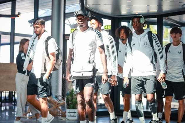 SOCCER - UEFA EL, Bukarest vs LASK VIENNA,AUSTRIA,28.AUG.24 - SOCCER - UEFA Europa League, qualification, FCSB Bukarest vs Linzer ASK, preview, departure LASK. Image shows the team of LASK.  GEPAxpictures xManuelxBinder