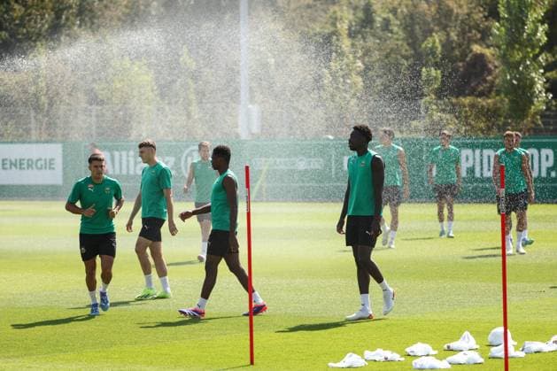 SOCCER - UEFA EL, Rapid vs Braga VIENNA,AUSTRIA,28.AUG.24 - SOCCER - UEFA Europa League, qualification, SK Rapid Wien vs Sporting Club de Braga, preview, training Rapid. Image shows the team of Rapid.  GEPAxpictures xArminxRauthner