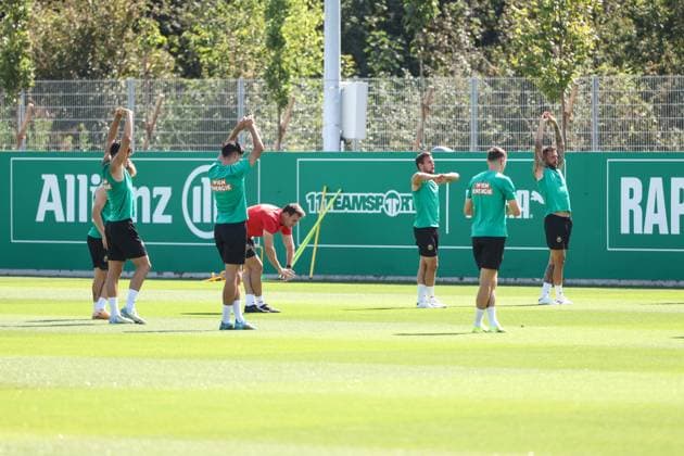 SOCCER - UEFA EL, Rapid vs Braga VIENNA,AUSTRIA,28.AUG.24 - SOCCER - UEFA Europa League, qualification, SK Rapid Wien vs Sporting Club de Braga, preview, training Rapid. Image shows the team of Rapid.  GEPAxpictures xArminxRauthner