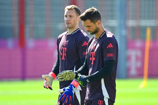 from left Manuel NEUER goalkeeper Bayern Muenchen , Sven ULREICH,goalkeeper Bayern Muenchen training FC Bayern Muenchen on the training ground at Saebener Strasse on 28 08 2024 Soccer 1 Bundesliga,season 2024 2025