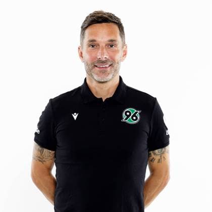 Coach Stefan Leitl, Hannover 96 Portrait appointment Season 2024 2025 2 BL Bundesliga Copyright Hannover 96 Lars Kaletta Football GER Portrait Presentation Press appointment Headshot Headshots xptt Poolfoto Hannover 96 Lars Kaletta ,EDITORIAL USE ONLY