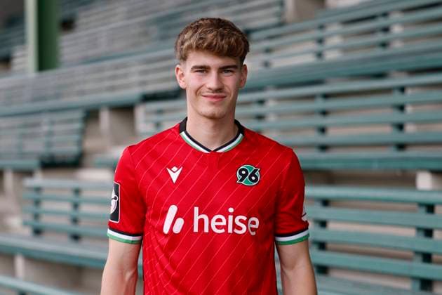 Lukas Dominke, Hannover 96 II U23 U 23, portrait appointment season 2024 2025 3 Liga Copyright Hannover 96 Lars Kaletta Fussball GER portrait introduction presentation press appointment headshot headshots xptt Poolfoto Hannover 96 Lars Kaletta ,EDITORIAL USE ONLY