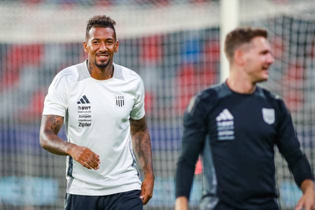 SOCCER - UEFA EL, Bukarest vs LASK BUCHAREST,ROMANIA,28.AUG.24 - SOCCER - UEFA Europa League, qualification, FCSB Bukarest vs Linzer ASK, preview, press conference, PK, Pressekonferenz LASK. Image shows Jerome Boateng (LASK) and Joerg Siebenhandl (LASK).  GEPAxpictures xManuelxBinder