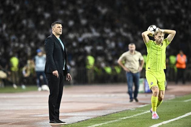 Qarabag v GNK Dinamo Zagreb - UEFA Champions Qualifying Play-Off: Second Leg BAKU, AZERBAIJAN - AUGUST 28: Dinamo Zagreb Head Coach Sergej Jakirovic during the UEFA Champions Qualifying Play-Off Second Leg match between Qarabag and GNK Dinamo Zagreb at Tofiq Bahramov Stadium on August 28, 2024 in Baku, Azerbaijan.  MarkoxLukunic PIXSELL