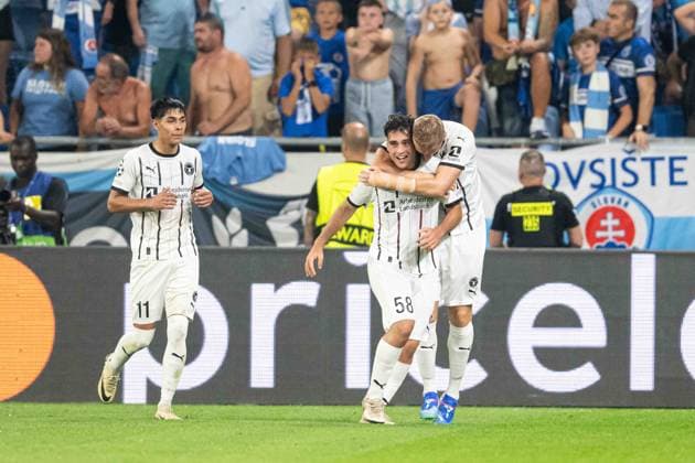 FC Midtjylland players a goal celebrate, UEFA Champions league quali match, SK Slovan Bratislava - FC Midtjylland, 28. august 2024 Copyright: xMICHALxFAJT,ZOSPORTU.SKx DSC_7840