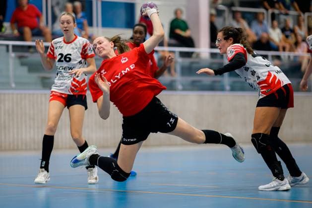 Sport Themen der Woche KW35 Sport Bilder des Tages Ludwigsburg, 27. August 2024: Testspiel Handball Frauen HB Ludwigsburg - HSG Bensheim Viola Leuchter (Ludwigsburg) Ludwigsburg Baden-Württemberg Deutschland *** Ludwigsburg, August 27, 2024 Test match handball women HB Ludwigsburg HSG Bensheim Viola Leuchter Ludwigsburg Ludwigsburg Baden Württemberg Germany