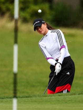 2024 KPMG Women s Irish Open, Carton House, Kildare 29 8 2024 Annabel Dimmock chips onto the 1st green Annabel Dimmock chips onto the 1st green 29 8 2024  Copyright: x INPHO BenxBradyx BB4_8660