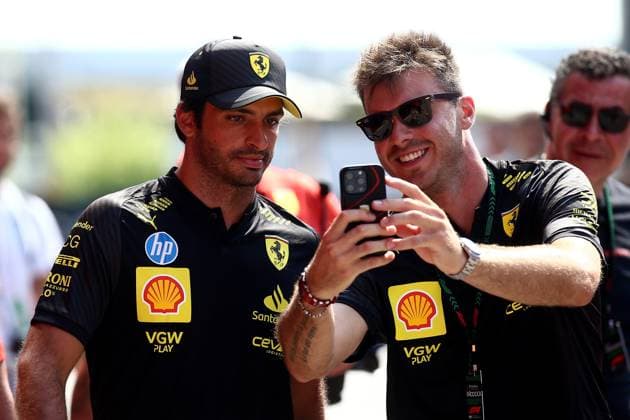 29 08 2024, xsvx, Motorsport FIA Formula 1, Italian Grand Prix 2024 emspor, v l Carlos Sainz Ferrari starting number 55 FIA REGULATIONS PROHIBIT ANY USE OF PHOTOGRAPHS as IMAGE SEQUENCES and or QUASI VIDEO Monza